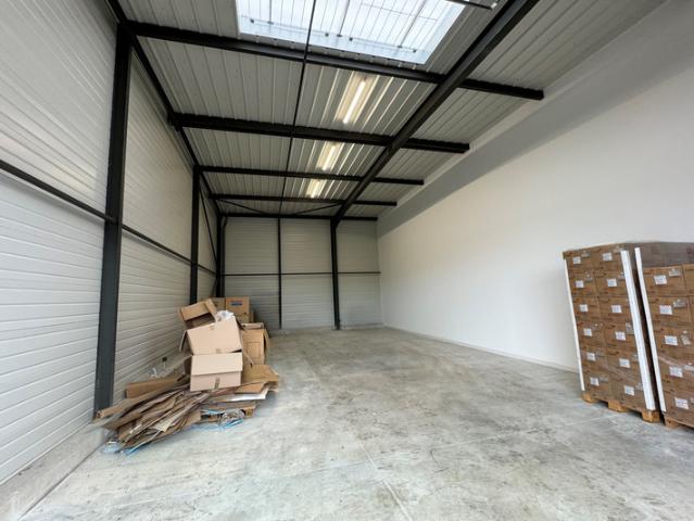 Local Commercial location à Montpellier, Saint-sériès