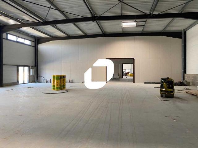 Local Commercial location à Pontoise, Magny-en-vexin