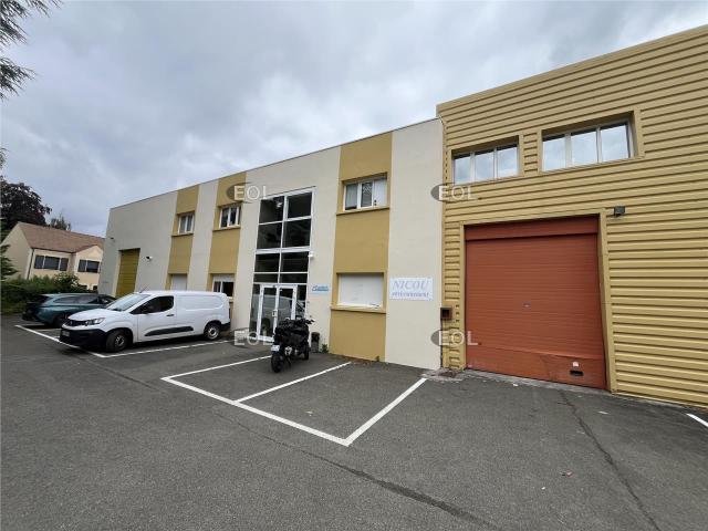 Local Commercial location à Rambouillet, Magny-les-hameaux