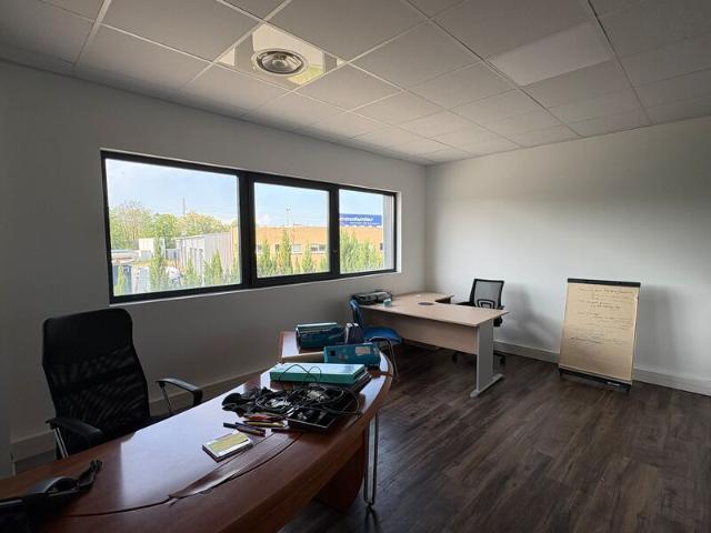 Local Commercial location à Villefranche-sur-Saône, Rhône