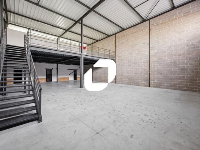 Local Commercial location à Palaiseau, Marcoussis