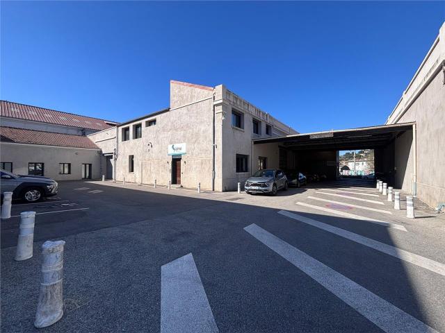 Local Commercial location à Marseille