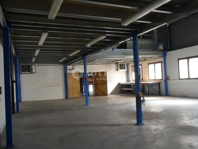 Local Commercial location à Nancy, Maxéville