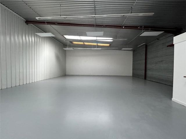 Local Commercial location à Bordeaux, Mérignac