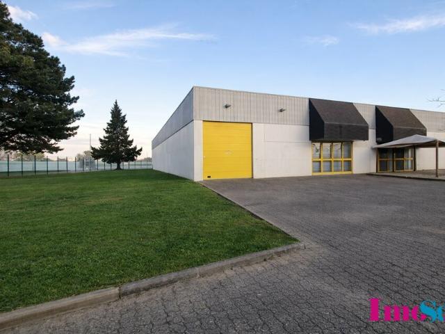 Local Commercial location à Bordeaux, Mérignac