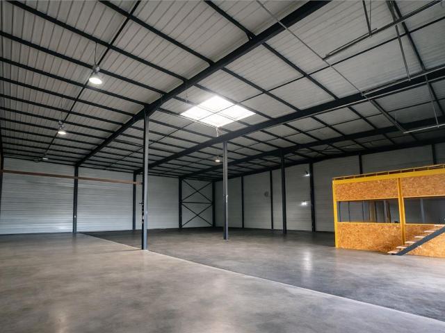 Local Commercial location à Toulouse, Mondouzil