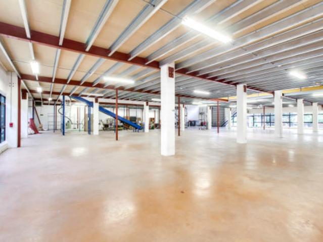 Local Commercial location à Montpellier, Le Crès