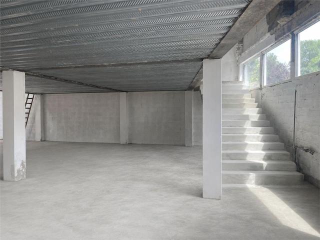Local Commercial location à Bobigny, Vaux-montreuil