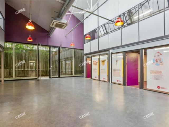 Local Commercial location à Bobigny, Vaux-montreuil