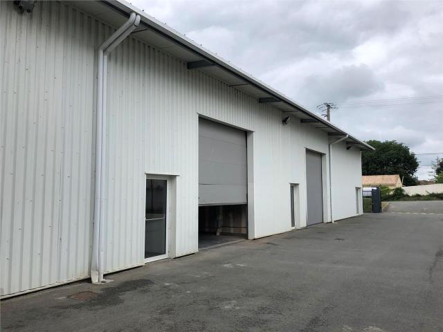 Local Commercial location à Bordeaux, Montussan