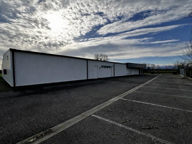 Local Commercial location à Pau, Morlaàs