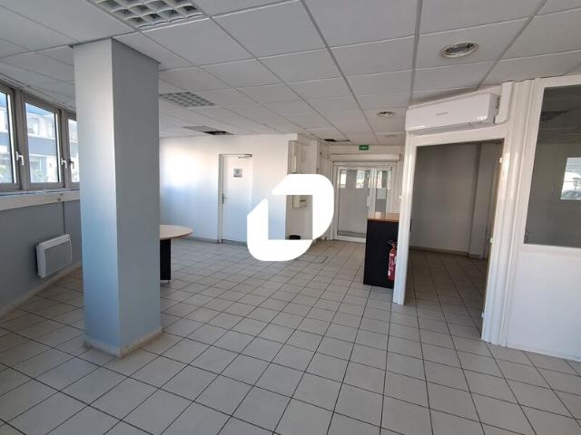Local Commercial location à Nanterre