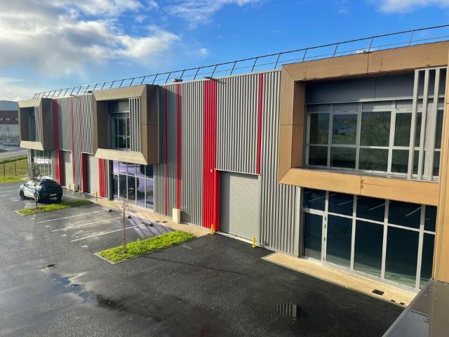 Local Commercial location à Bordeaux, Tresses