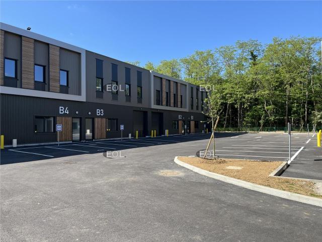 Local Commercial location à Mantes-la-Jolie, Les Mureaux