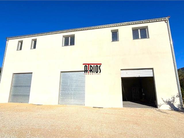 Local Commercial location à Arrondissement de Toulon, Solliès-pont