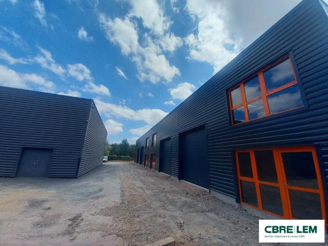 Local Commercial location à Caen, Rots
