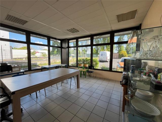 Local Commercial location à Senlis, Nogent-sur-oise