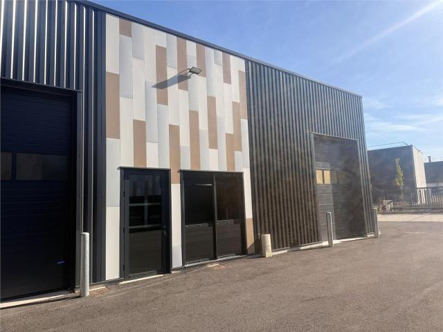 Local Commercial location à L'Évelinais, Pleumeleuc