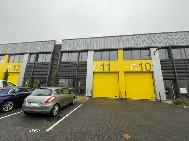 Local Commercial location à Poissy, Noailles