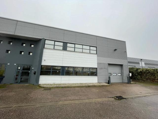 Local Commercial location à Poissy, Noailles