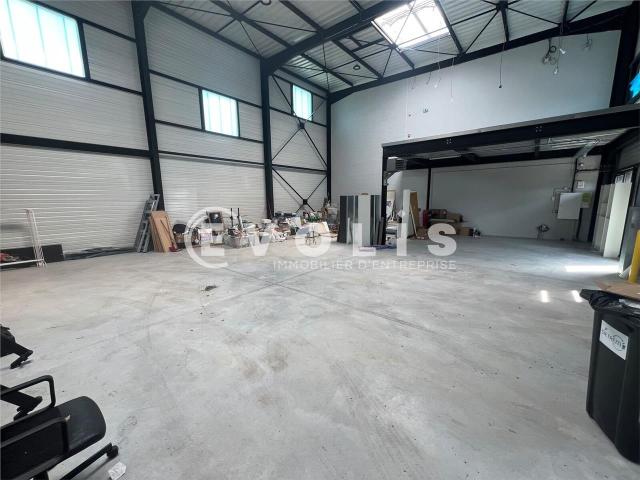 Local Commercial location à Torcy, Courtry