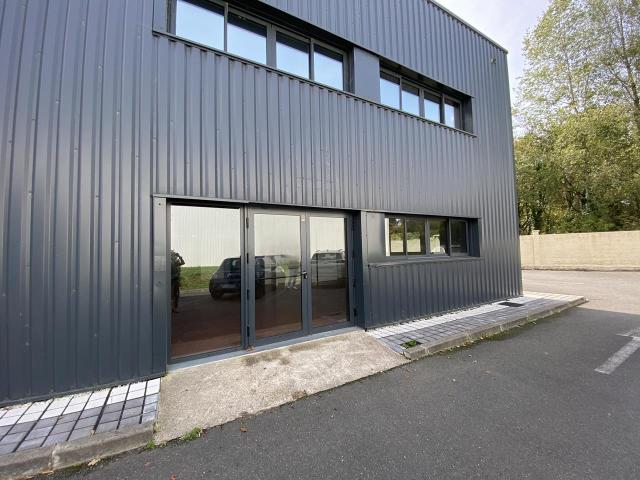Local Commercial location à Blaye, Saint-andré-de-cubzac