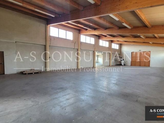 Local Commercial location à Tournon-sur-Rhône, Thorrenc