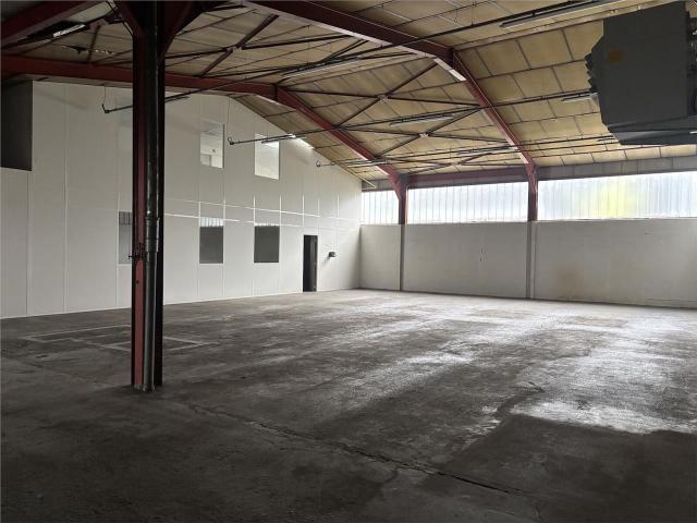 Local Commercial location à Saint-Étienne, Saint-etienne