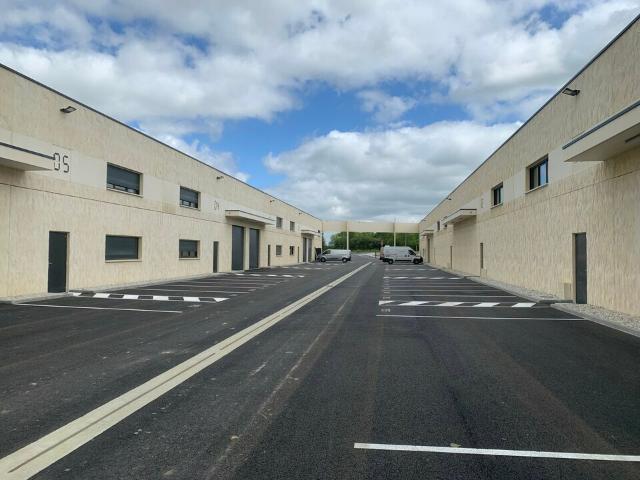 Local Commercial location à Libourne, Saint-germain-du-puch