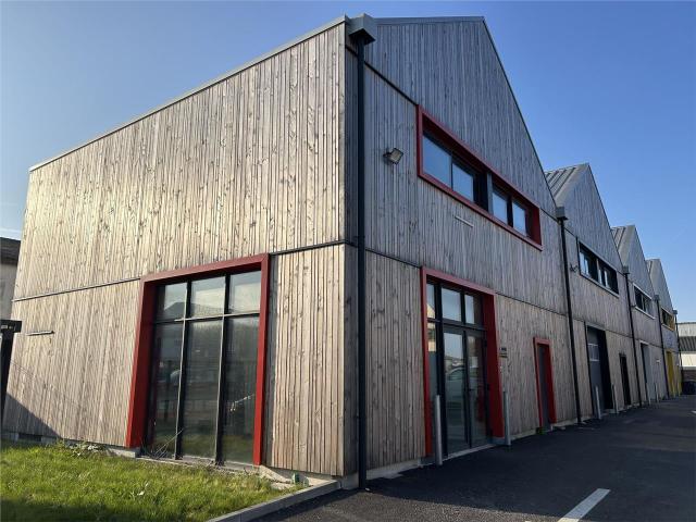 Local Commercial location à Nantes, Saint-herblain