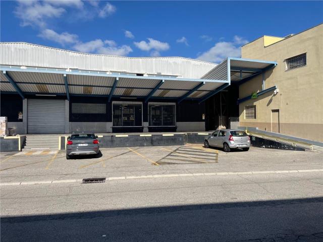 Local Commercial location à Grasse, Saint-laurent-du-var