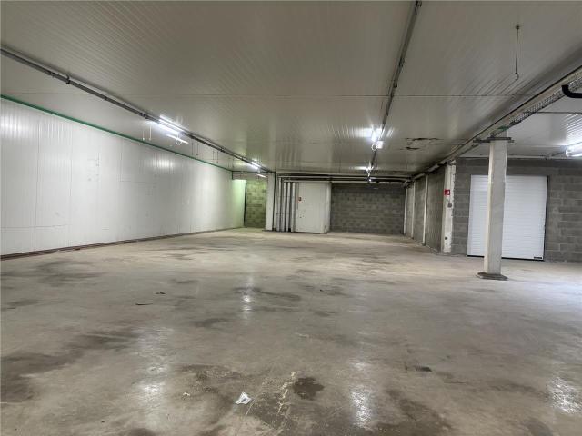 Local Commercial location à Saint-Étienne, Saint-priest-en-jarez