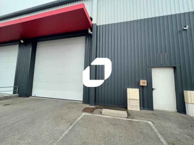 Local Commercial location à La Tour-du-Pin, Saint-quentin-fallavier