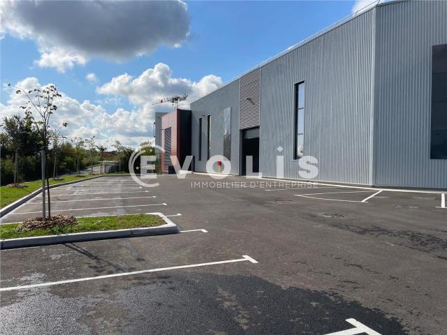 Local Commercial location à La Tour-du-Pin, Saint-quentin-fallavier