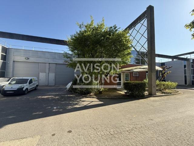 Local Commercial location à Torcy, Saint-thibault-des-vignes