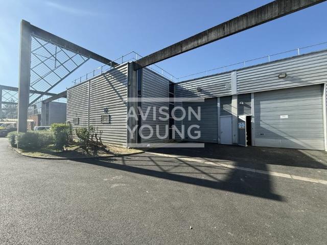 Local Commercial location à Torcy, Saint-thibault-des-vignes