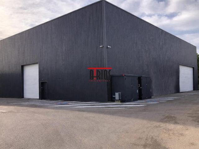 Local Commercial location à Arrondissement de Toulon, Signes