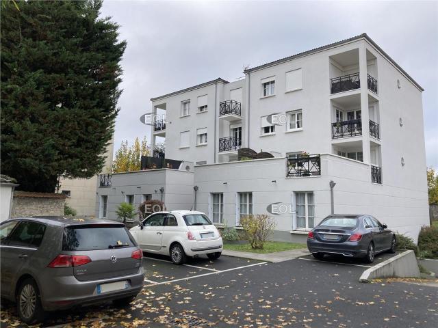 Local Commercial location à Adamville, Saint-Maur-des-Fossés