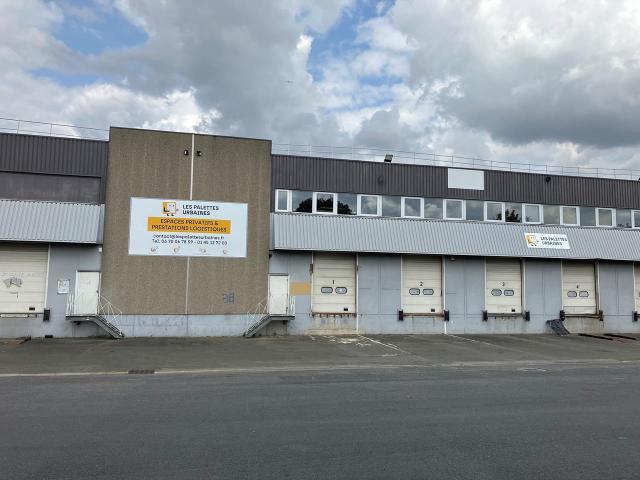 Local Commercial location à Stains, Seine-Saint-Denis