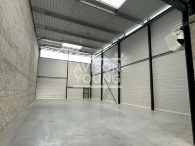 Local Commercial location à Saint-Denis, Stains