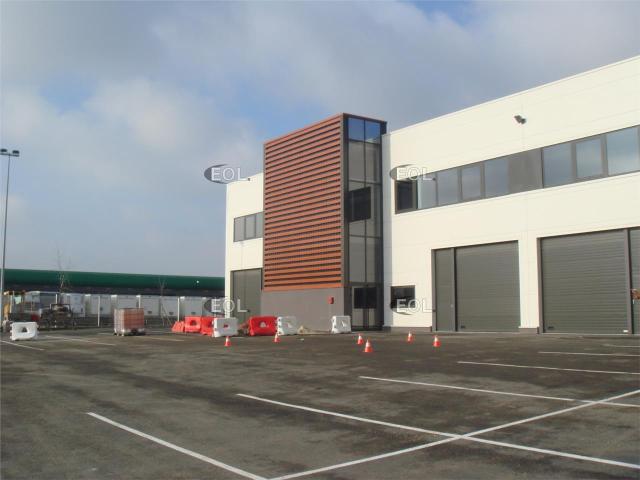 Local Commercial location à Saint-Denis, Stains