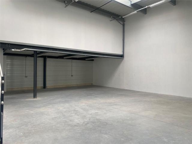 Local Commercial location à Saint-Denis, Stains