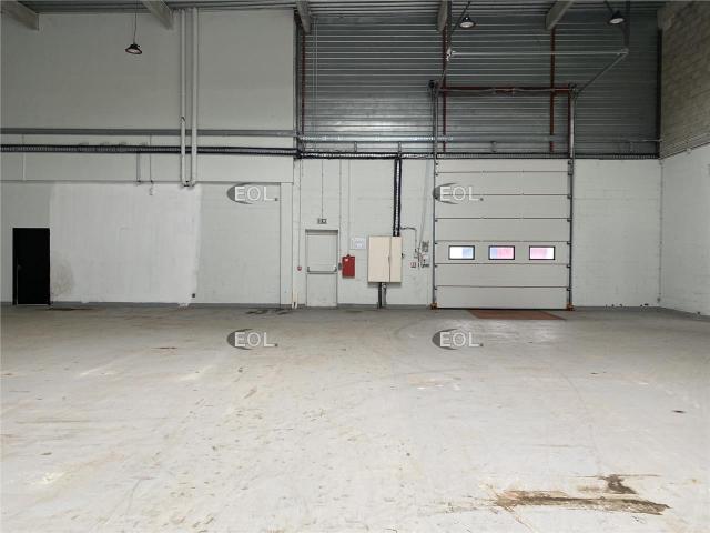 Local Commercial location à Évry, Tigery