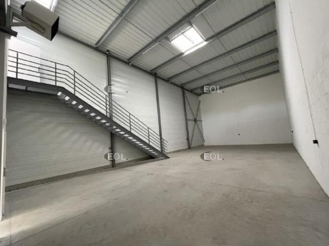 Local Commercial location à Versailles, Trappes