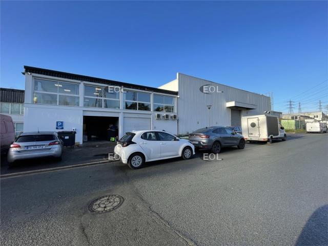 Local Commercial location à Pontoise, Neuville-sur-oise