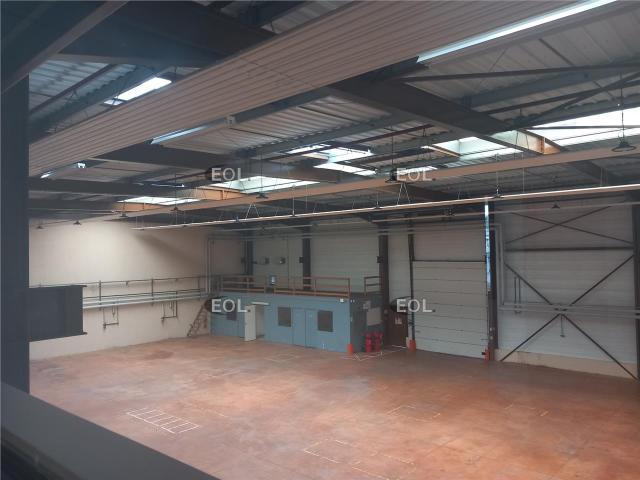Local Commercial location à Pontoise, Neuville-sur-oise