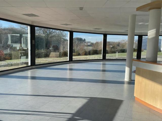 Local Commercial location à Vannes, Bretagne