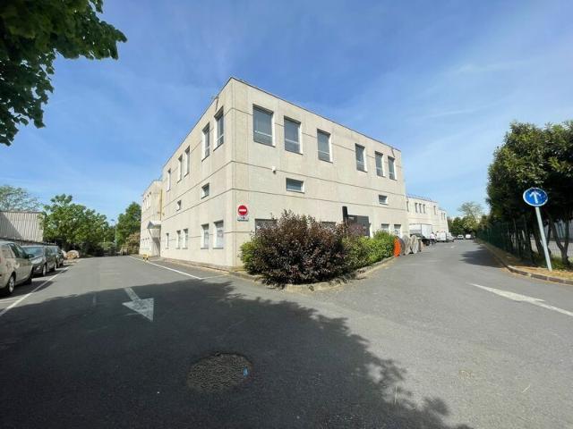 Local Commercial location à Nanterre, Villeneuve-la-garenne