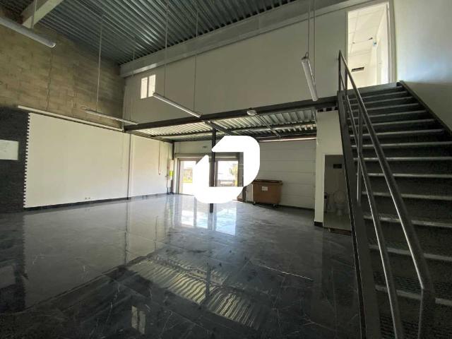 Local Commercial location à Nanterre, Gennevilliers