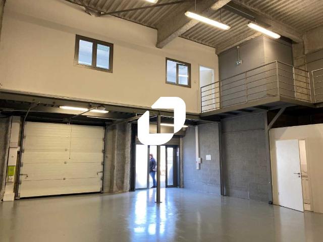 Local Commercial location à Nanterre, Villeneuve-la-garenne